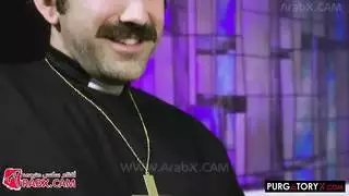 شهوة مقدسة: الكاهن والجميلة في مشهد جنس صريح