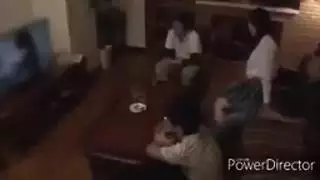 تصوير صديقتي وهي تمتطي زبي في مكان عام