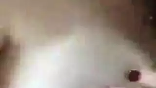 مراهق سمين موشوم يأخذه للخارج