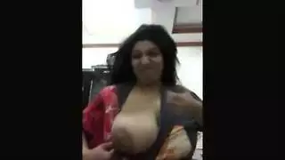ولد زبره يدخل في التوك توك