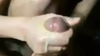 فتاه تجلخ حتى تاتيها الرعشه الجنسيه