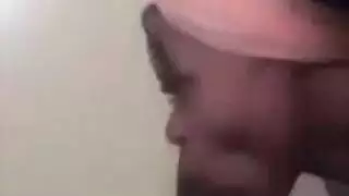عاهرة الجلام تأخذ القضيب كسيدة حقيقية