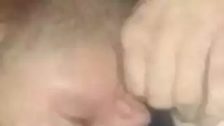 قضيب عميق الحلق مثل عاهرة صغيرة مطيعة