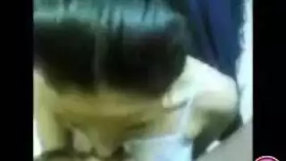 عاهرة عربية تنيك بعمق من قبل عميل مثار