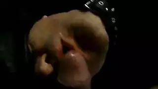 مهووس بالقضيب يعشق تدمير فتحة ضيقة