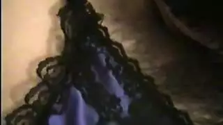 شعر تحت باطها شعر كسها مليان لبن