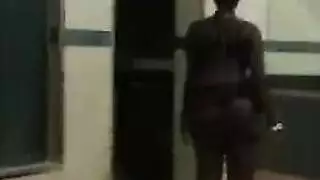 فتاة صغيرة خجولة تهيمن عليها أم مثيرة لولا فوكس