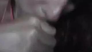 زوجة هاوية تبتلع حِمْل السائل المنوي الساخن لنائب الرئيس