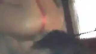 راعية بقر مخمورة تأخذ عدة أعضاء ذكورية في جنس جماعي خشن