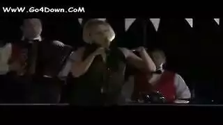 أمه القحبة عطشانة نيك تلجأ لابنها تمص زبو مترجم عربي محارم