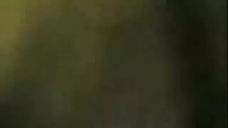 رجل خائن يتناوب على فتيات المنطقة وزوجته