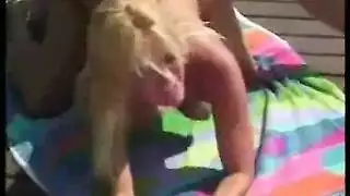 تحدي القضيب العملاق: مصاصة خبيرة تأخذه كله إلى الداخل