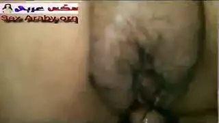 ينام فوق السرير معا عمته وينيك طيزها