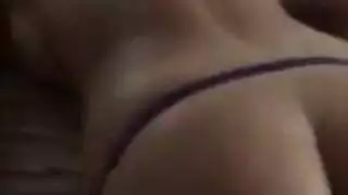  ملكة المص الشقراء تأخذ وجهاً منيًا ضخماً وحشوة حلقية