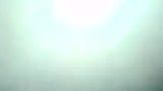 بنت في حمام تسبح وتستحي