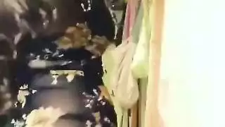 شرموطة شرق أوسطية تطحن في مشهد بورن صريح