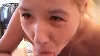 سارة جي تبتلع كل قطرة