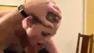 صراخ أثناء جنس إباحي مزدوج الاختراق