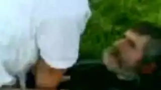 أمور يأخذه كله في مؤخرته
