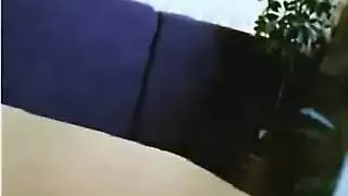 مثير يدخن يحصل على جنس فموي عميق وجنس قاسي