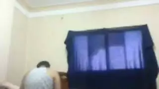عاهرة مغربية فاتنة تتوسل للسائل المنوي