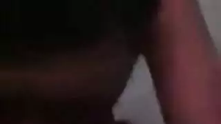 عربي وسيم يبلع قضيب بي بي سي في مشهد إباحي صريح