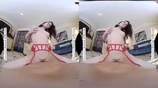 كس مراهقة ملمع يتوق لتلقي القضيب بعنف على الوجه