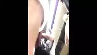 إباحية علنية: نيك في الزقاق لكي يرى الجميع