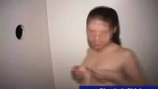  هواة تأخذ قذفاً وجهياً ثم تمتلئ مزدوجاً، تغرق في المني الساخن
