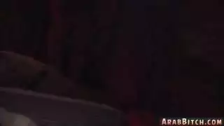 حصري: أميرة عربية تلعب بكسيها المبلل