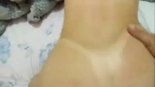 كس مثالي يستقبل قضيبًا قاسيًا نابضًا