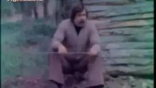 ممثلة إباحية تأخذ عمودًا ضخمًا بعمق