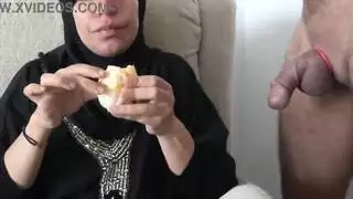 زوجة عربية أصلية تطلب جماع فموي قاس