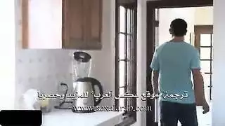 اخ يخش على اخته وهي نائمه ويتدلل عليها ويتحرش بها بجديه وهي عامله نفسها نائمه
