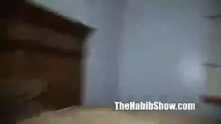 فتاة مهووسة بالكتب تمارس الجنس بمقعدين