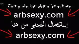 أم مثيرة يائسة تمارس الجنس بقوة في لقاء محرم