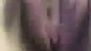 شقراء مراهقة تظهر فرجها المفتوح بتفاصيل إباحية