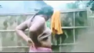 نياكة مصرية مؤلمة