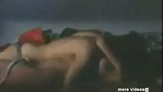 قضيب صديقي يختفي بين ثديي أمي العملاقتين