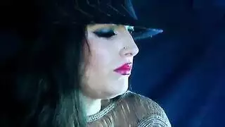 من فوق الحصان إلى وضعية الكلب: خبرة كايلاني كاي في الركوب