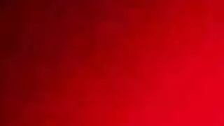 قضيب صغير قاس يُدك بعمق في كس الأم