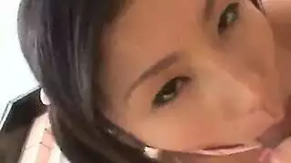 الفتاة الشرق أوسطية تأخذ قضيب سيدها في لعب دور الخادمة