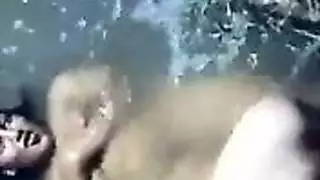 بنات يستحمو في الترعا