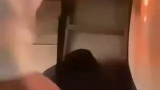 مراهقون عرب مثيرون يصنعون مقطعهم الإباحي الخاص