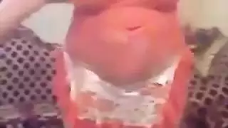 إنه منفعل ومستعد لممارسة جنس صريح