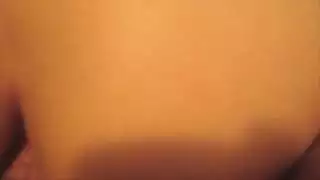 عاهرة العلبة الجماعية سولماز: جنس قاسي واستحمام بالسائل المنوي