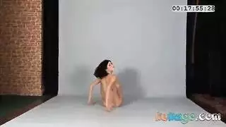 أول مرة للزوجين يصوران نفسيهما يمارسان الجنس أمام المرآة