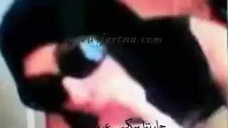 مص قضيب صريح من فتاة محجبة شقية