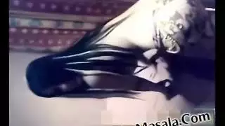 خيال إباحي لرقصة عربية مع مص عميق للحلق