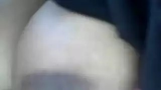 امرأة عربية مثيرة كبيرة الثدي في مص وعصر بالثدي
